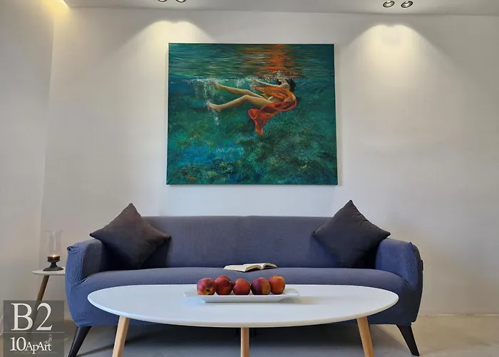 10 Boutique Apartment