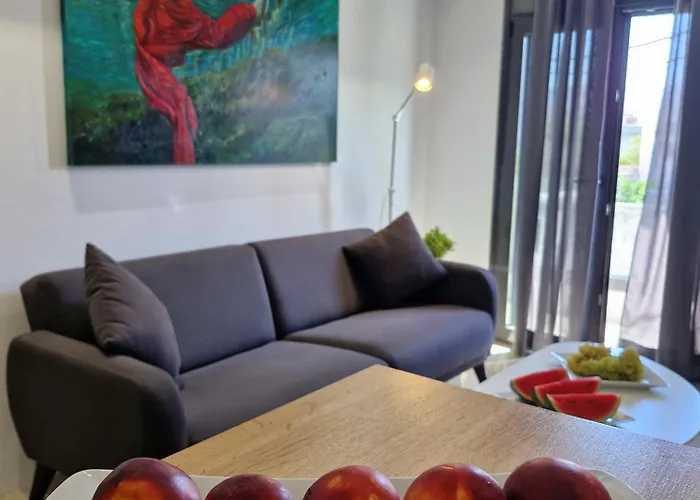 Apartment 10 Boutique