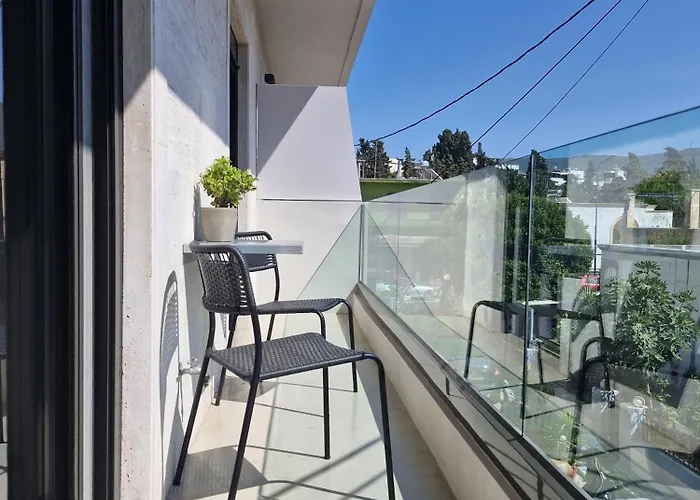 Apartment 10 Boutique *